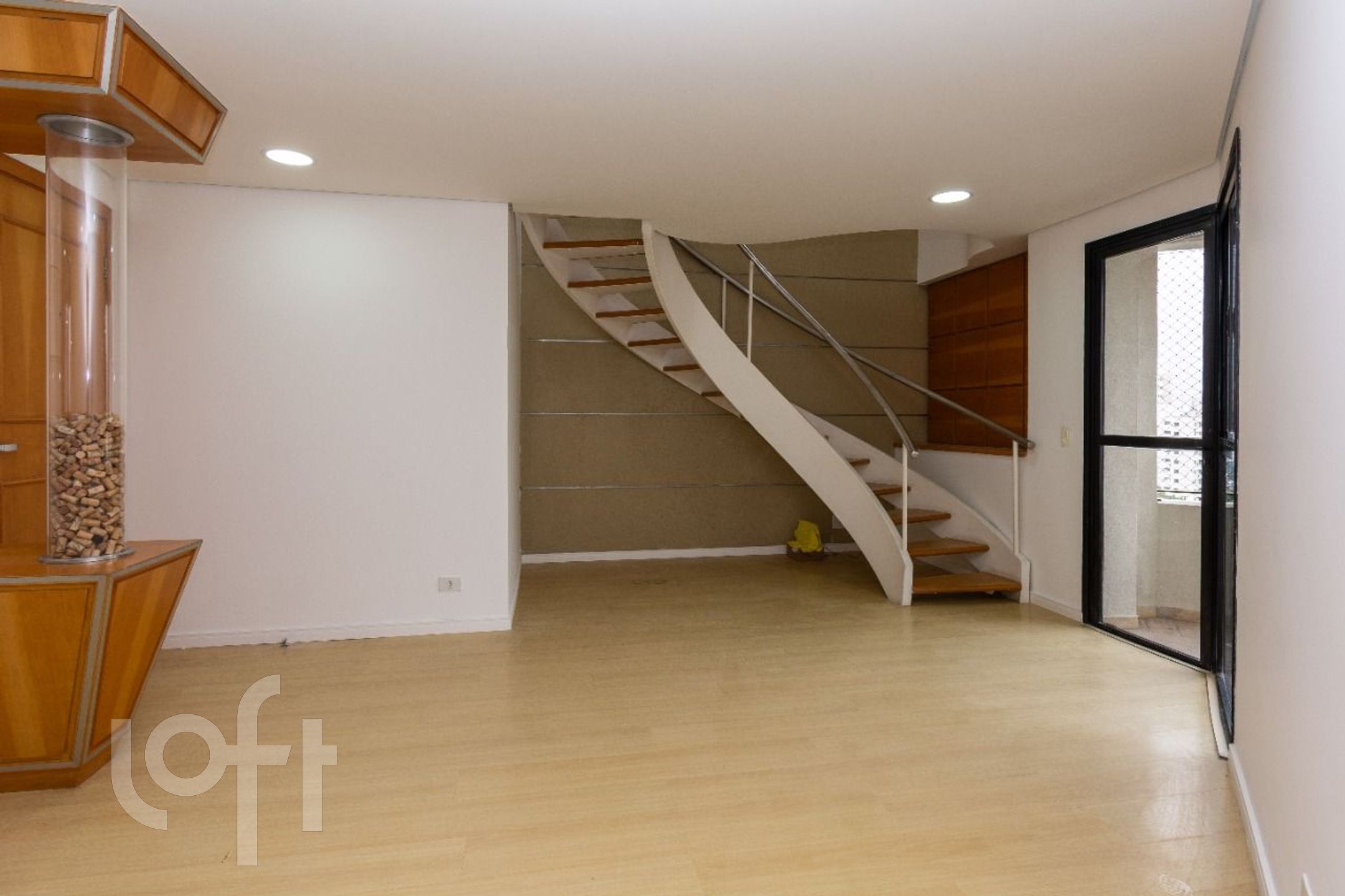 Apartamento à venda com 2 quartos, 162m² - Foto 2