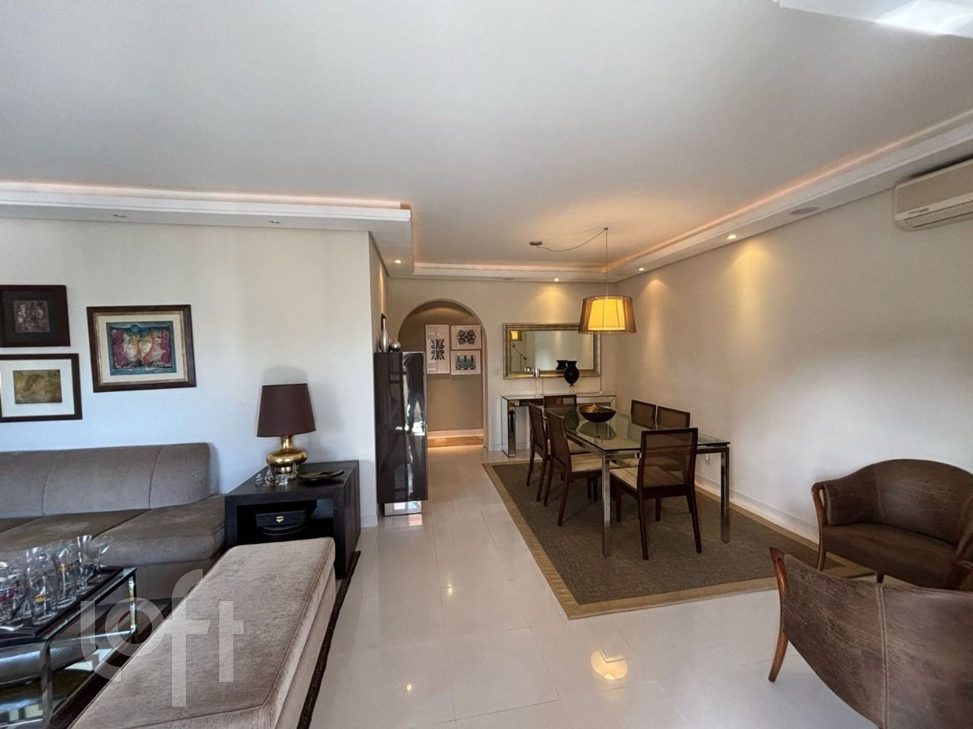Apartamentos com 181m², 4 quartos, 1 suíte, 2 garagens, no bairro Centro em Florianópolis