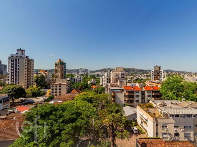 Apartamento com 140m², 3 dormitórios, 1 suíte, 1 vaga, Petrópolis em Porto Alegre