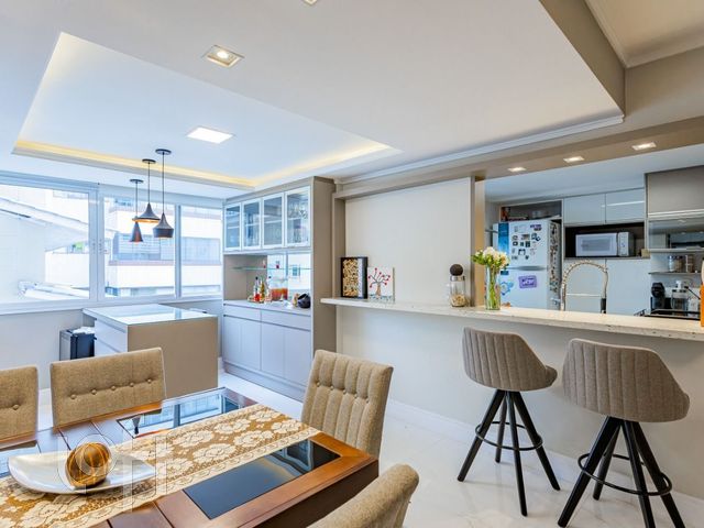 Apartamento com 144m², 3 dormitórios, 1 suíte, 3 vagas, São João em Porto Alegre