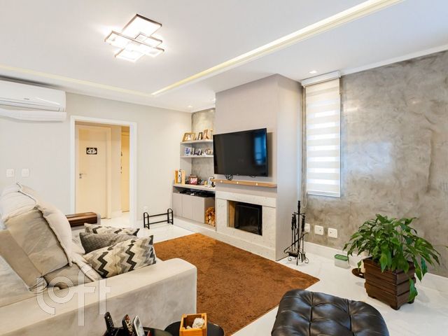 Apartamento com 144m², 3 dormitórios, 1 suíte, 3 vagas, São João em Porto Alegre