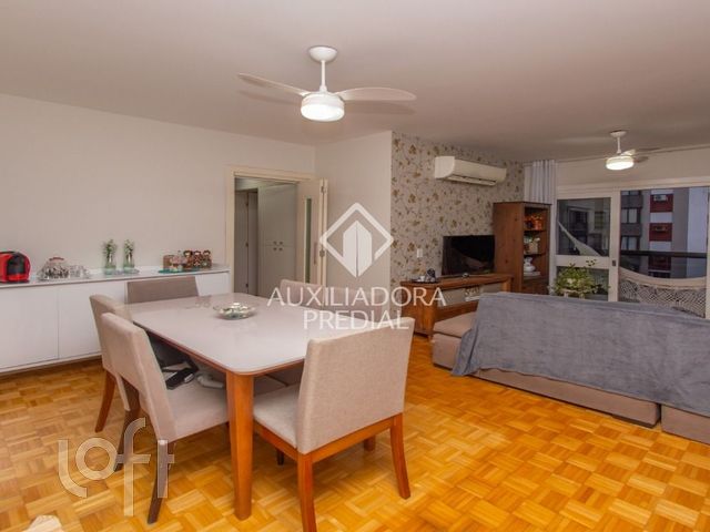 Apartamento com 103m², 3 dormitórios, 1 suíte, 1 vaga, Petrópolis em Porto Alegre