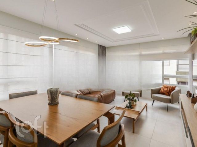 Apartamento com 72m², 2 dormitórios, 2 suítes, 2 vagas, Jardim Botânico em Porto Alegre