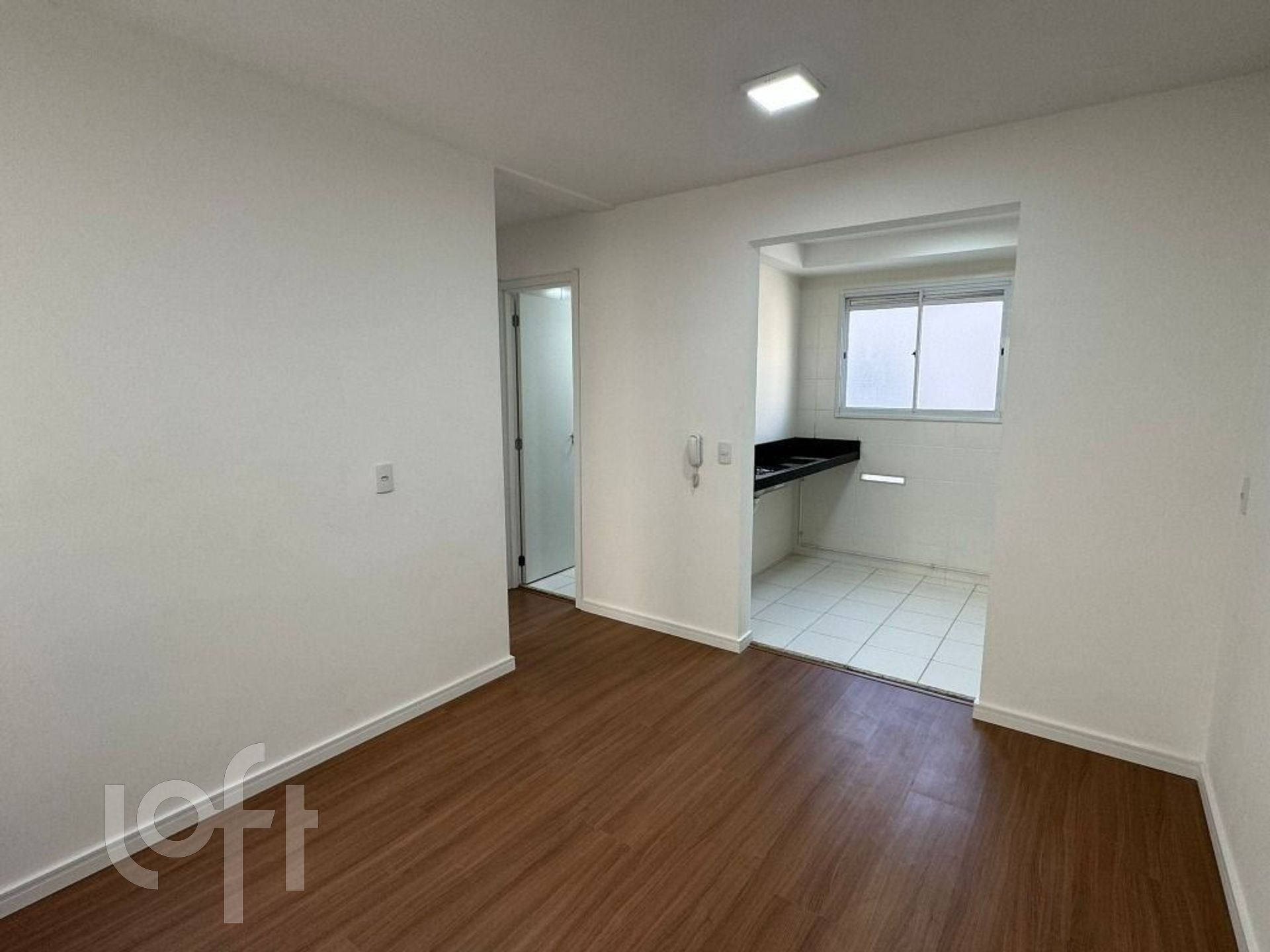 Apartamento à venda com 2 quartos, 42m² - Foto 1