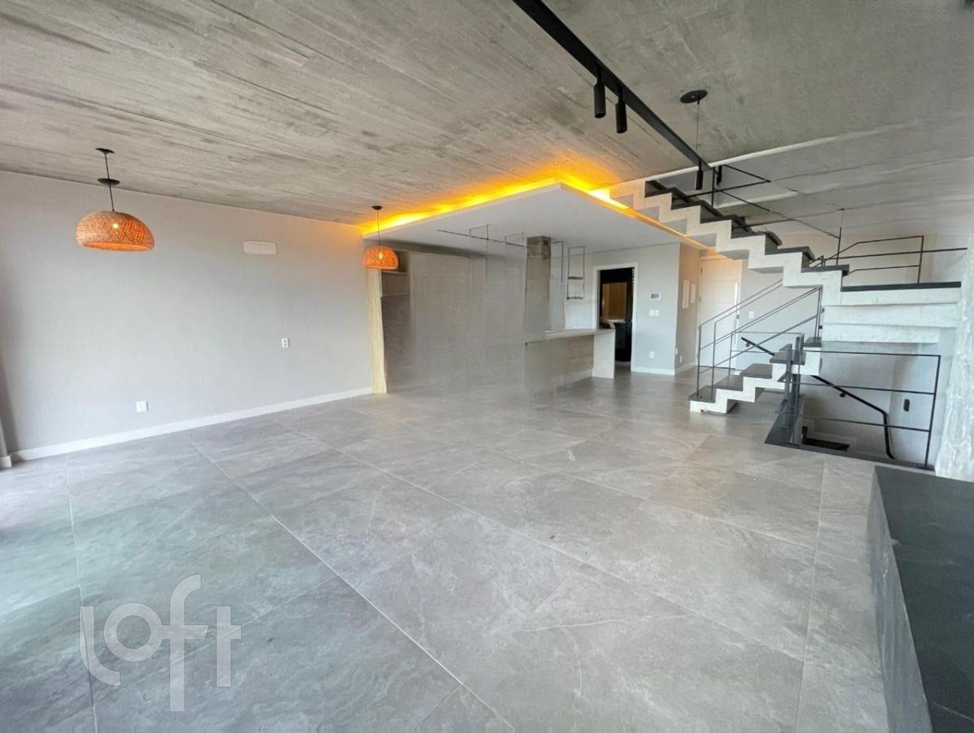 Casa à venda em Lagoa da Conceição com 140 m², 3 quartos, 3 suítes, 2 vagas
