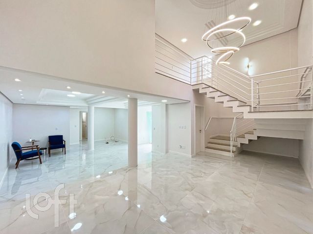 Casa com 356m², 4 dormitórios, 1 suíte, 6 vagas, Chácara das Pedras em Porto Alegre