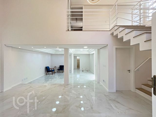 Casa com 356m², 4 dormitórios, 1 suíte, 6 vagas, Chácara das Pedras em Porto Alegre