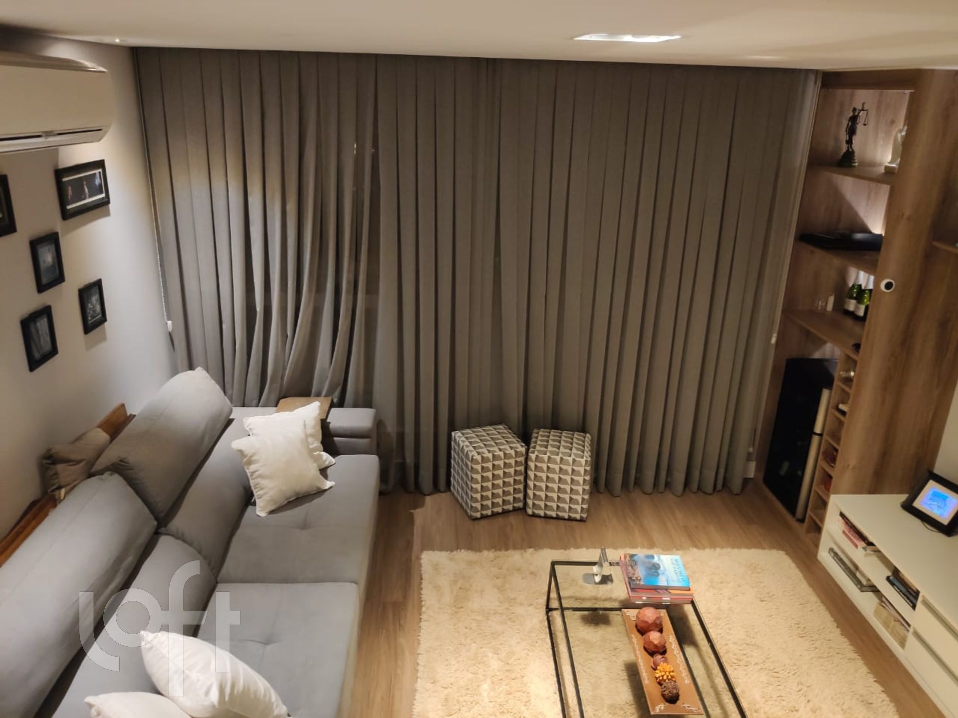 Apartamento à venda com 2 quartos, 70m² - Foto 1