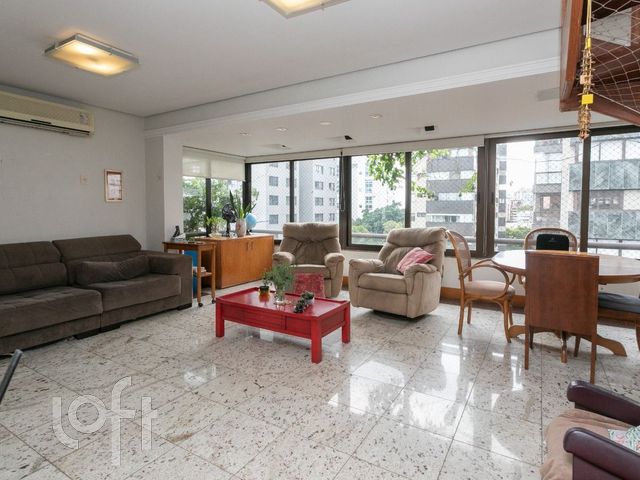 Apartamento com 241m², 3 dormitórios, 1 suíte, 3 vagas, Rio Branco em Porto Alegre