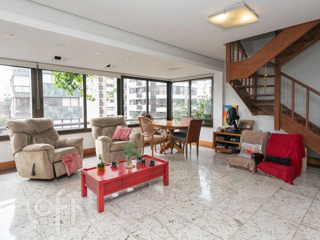 Apartamento com 241m², 3 dormitórios, 1 suíte, 3 vagas, Rio Branco em Porto Alegre