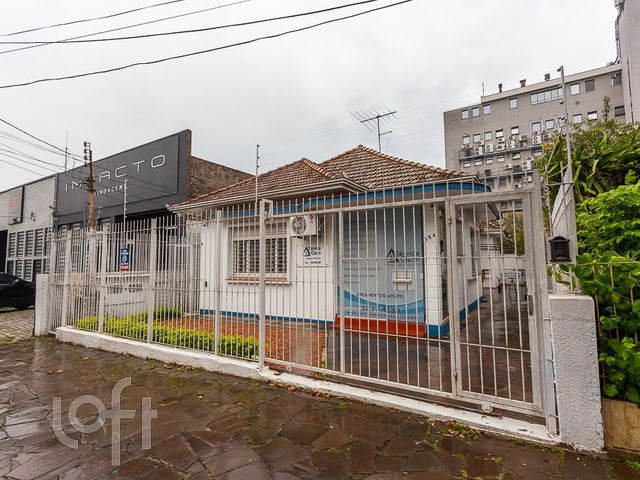 Casa com 114m², 4 dormitórios, 1 vaga, São João em Porto Alegre