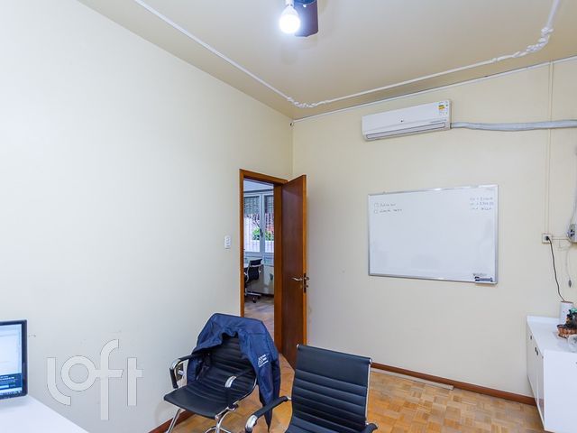 Casa com 114m², 4 dormitórios, 1 vaga, São João em Porto Alegre