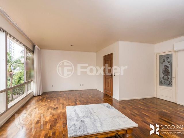 Apartamento com 126m², 3 dormitórios, 1 suíte, 1 vaga, Rio Branco em Porto Alegre