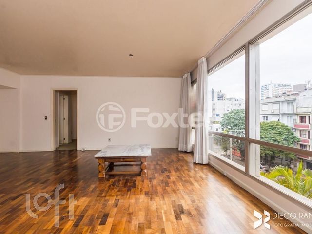 Apartamento com 126m², 3 dormitórios, 1 suíte, 1 vaga, Rio Branco em Porto Alegre