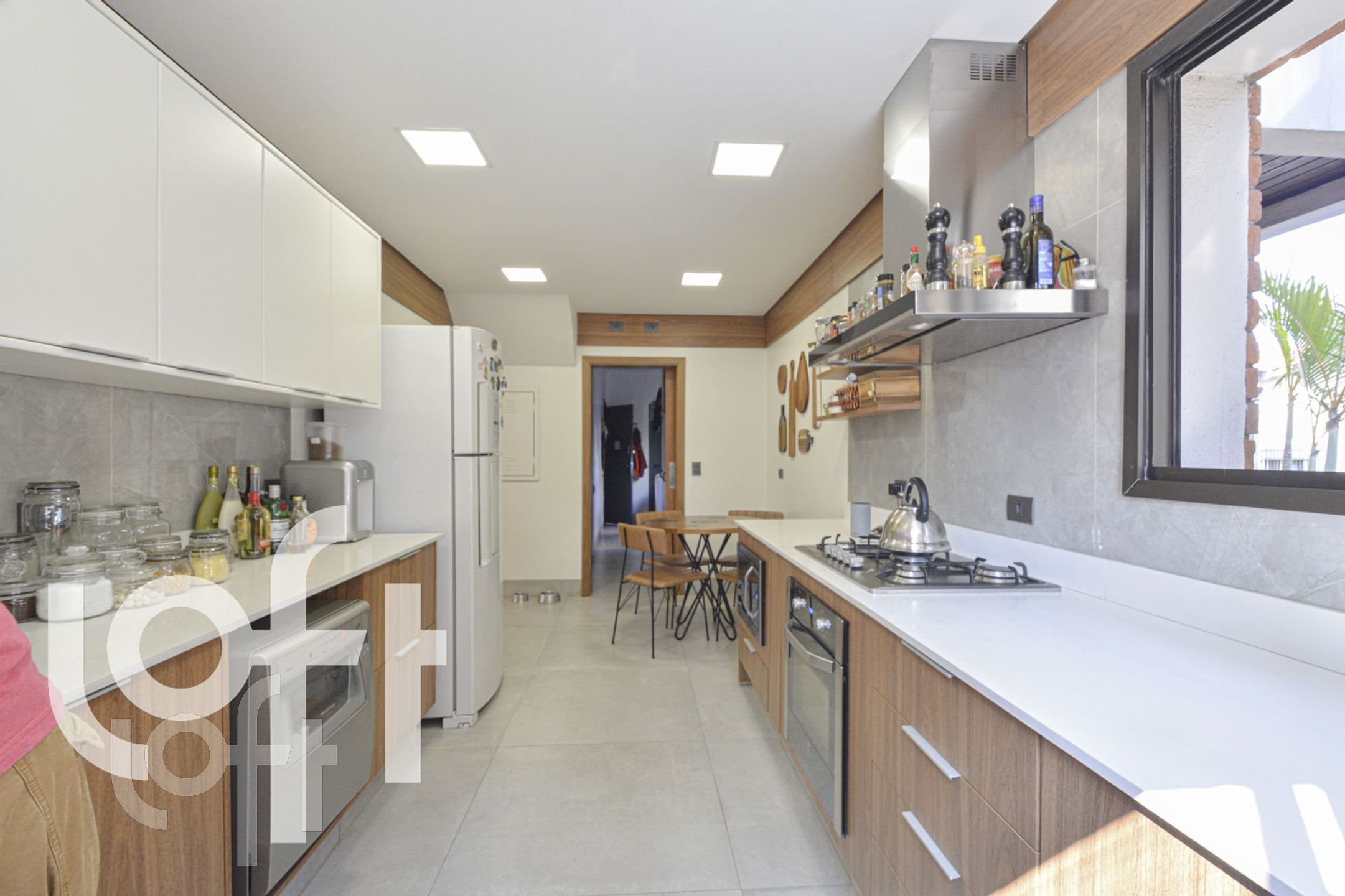 Apartamento à venda com 4 quartos, 200m² - Foto 25