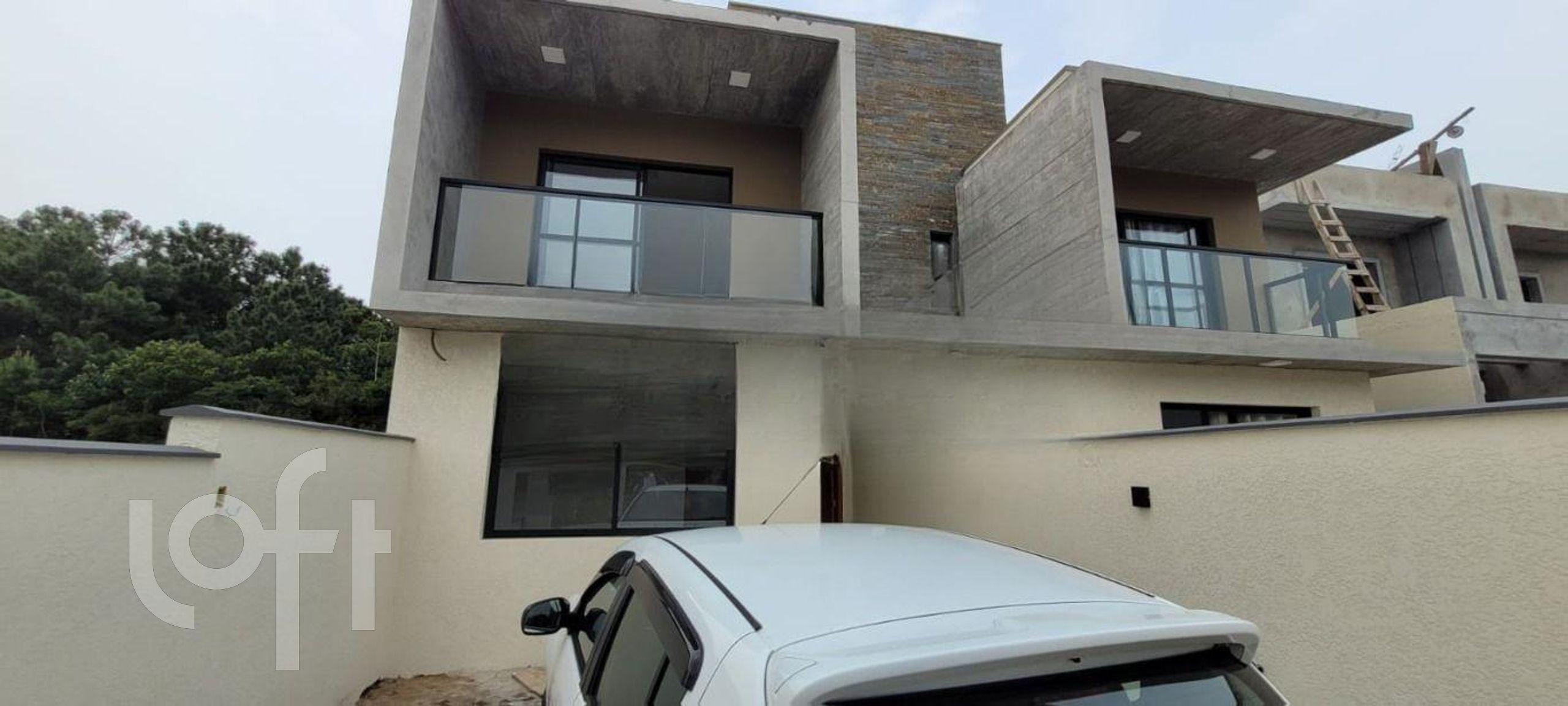 Casa Residencial com 110m², 2 quartos, 1 suíte, 2 garagens, no bairro São João do Rio Vermelho em Florianópolis