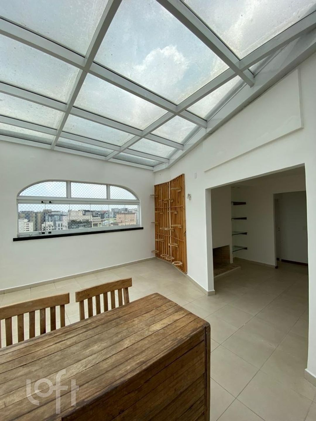 Apartamento à venda com 3 quartos, 180m² - Foto 2