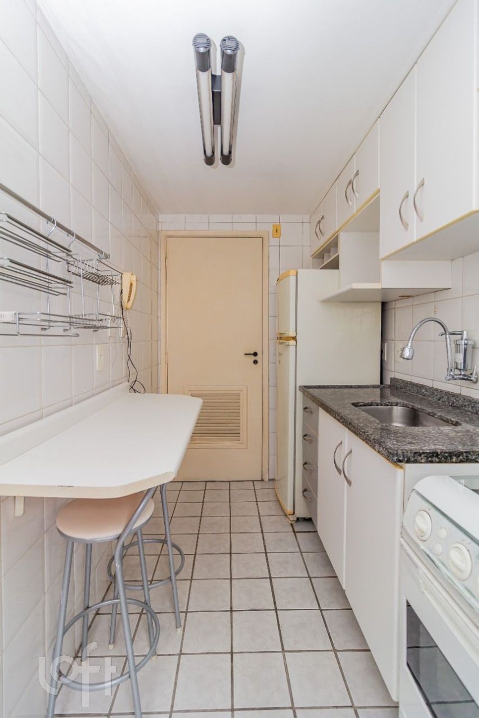Apartamento à venda com 1 quarto, 41m² - Foto 10