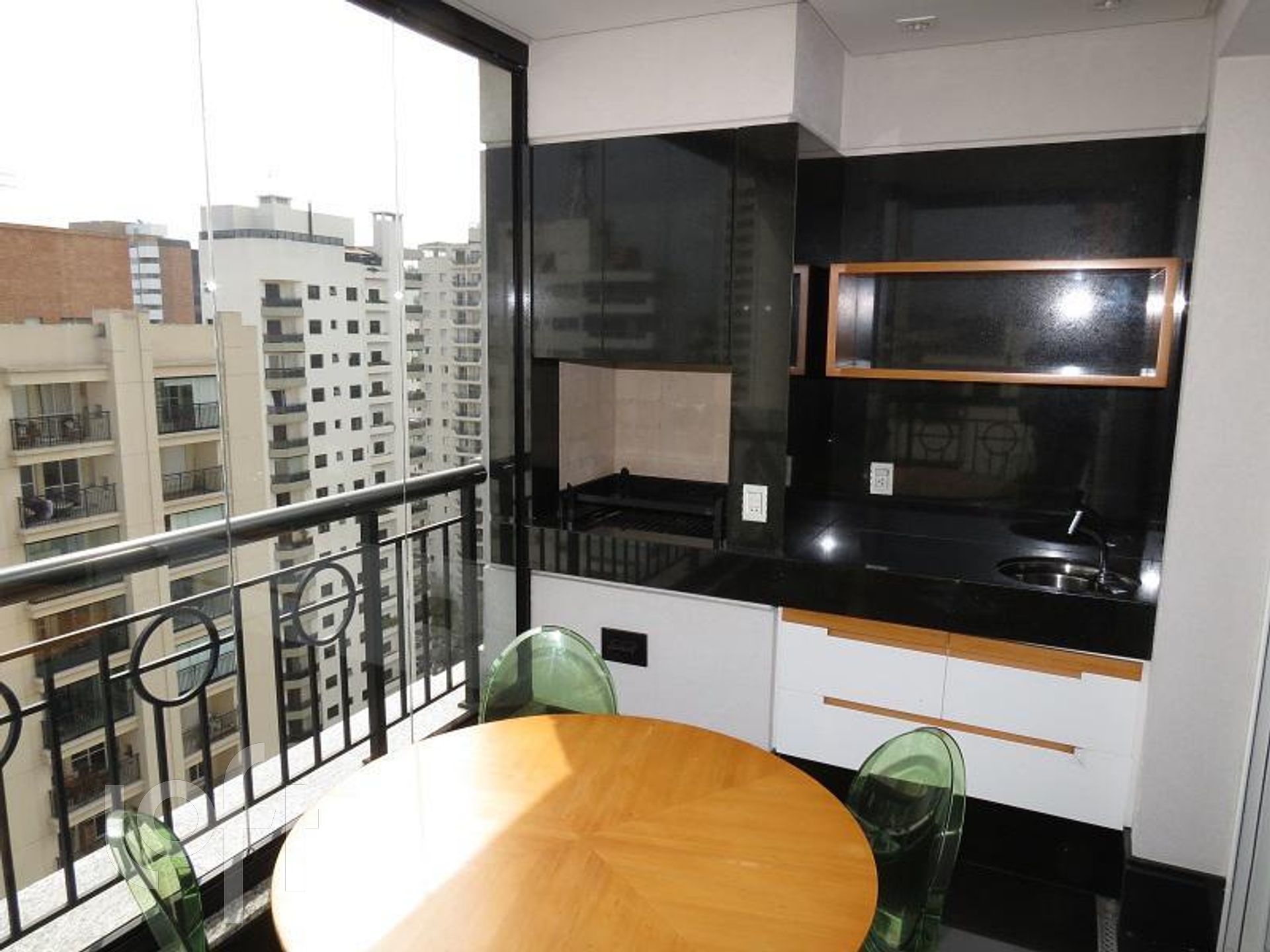 Apartamento à venda com 4 quartos, 300m² - Foto 1