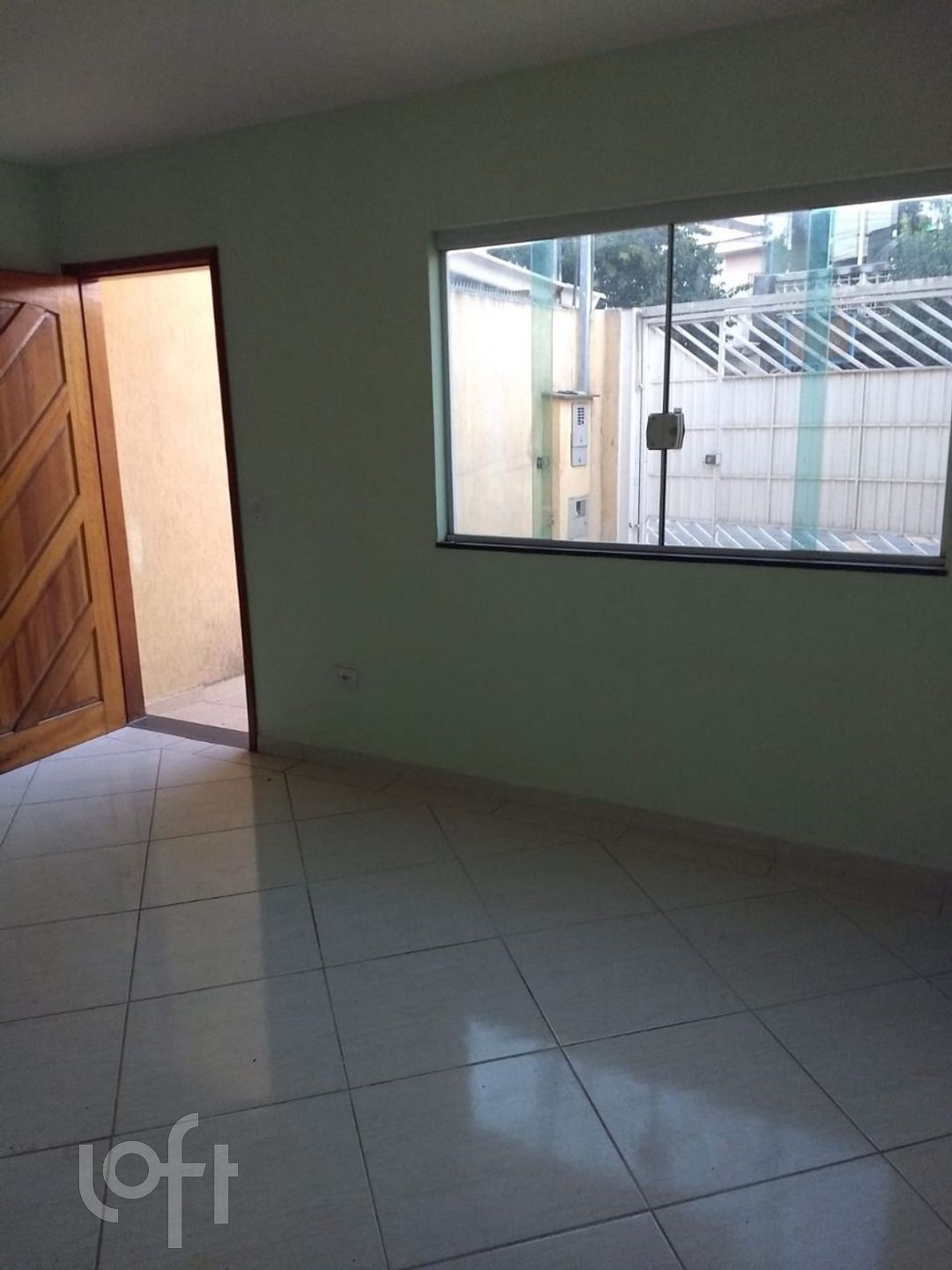 Casa à venda com 2 quartos, 70m² - Foto 1