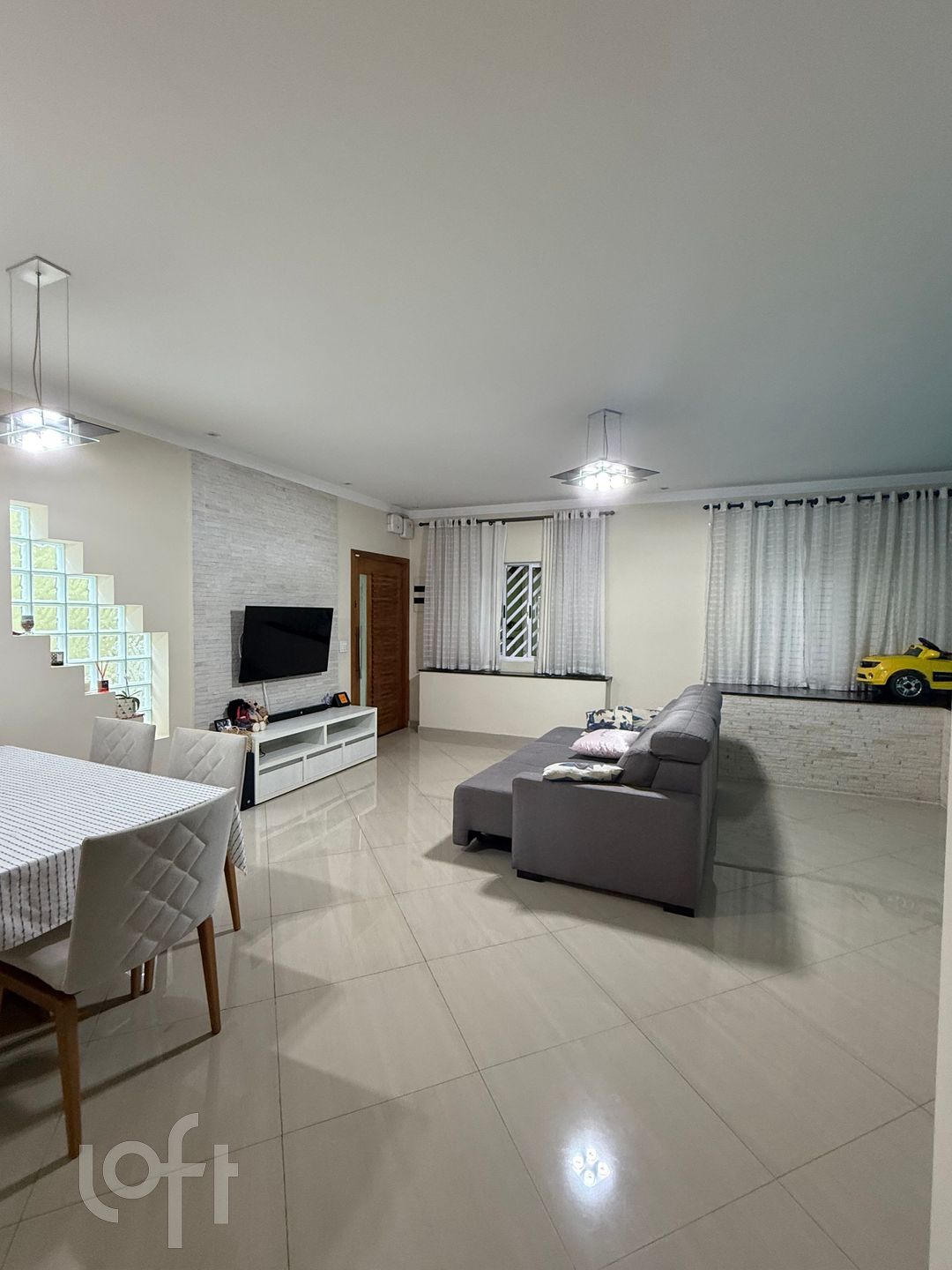 Apartamento à venda em Vila Augusta com 180 m², 3