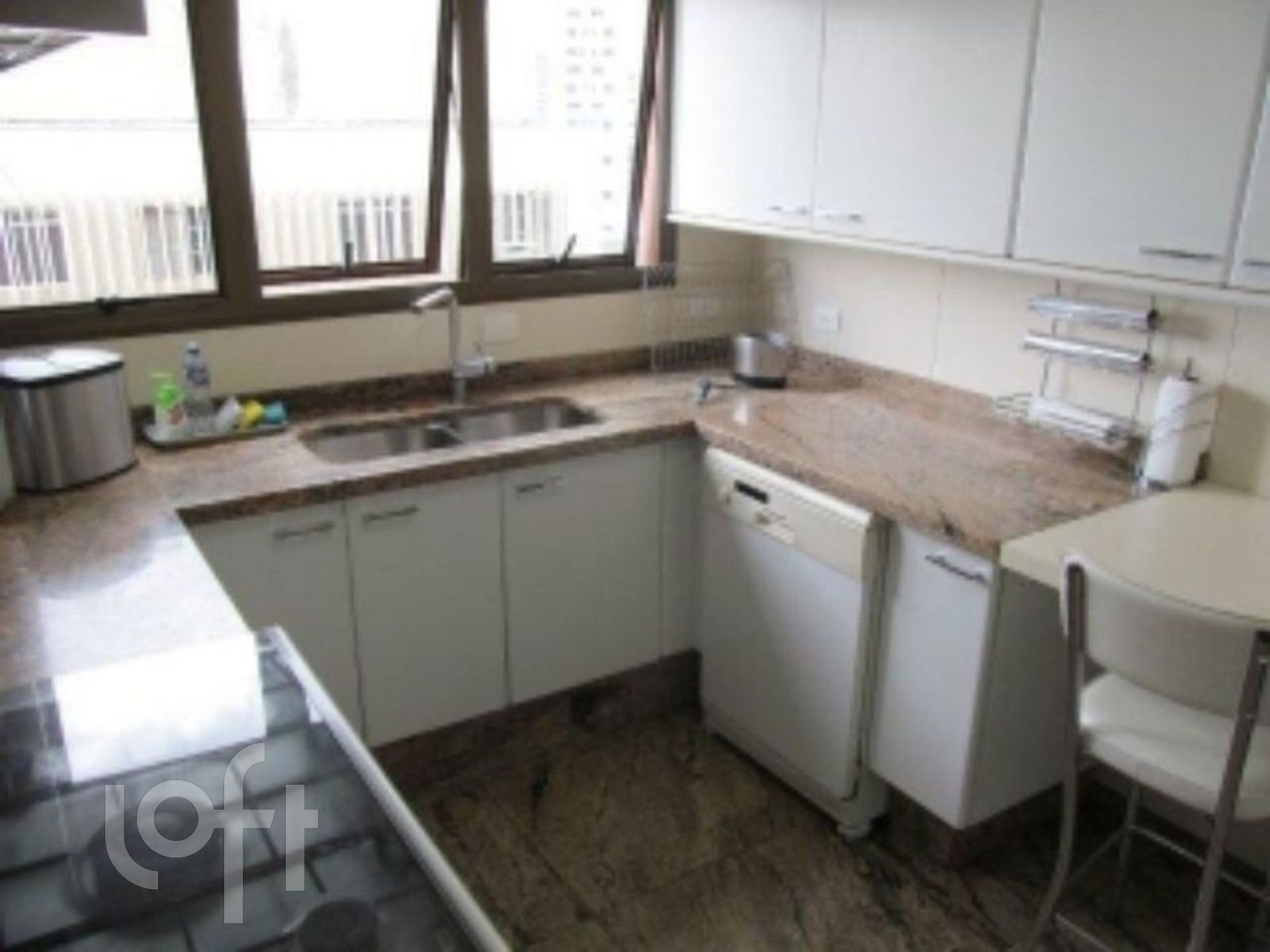 Apartamento à venda com 5 quartos, 275m² - Foto 4