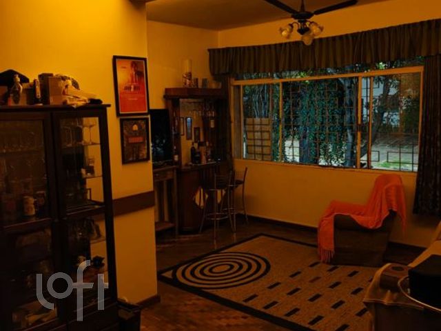 Apartamento com 83m², 3 dormitórios, 1 suíte, 1 vaga, Petrópolis em Porto Alegre