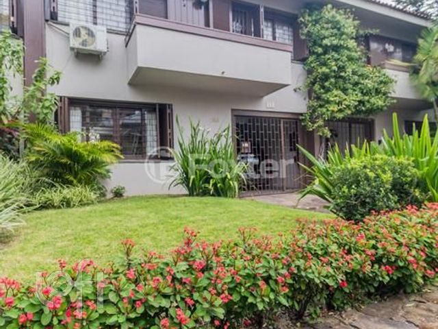 Casa em Condomínio com 179m², 3 dormitórios, 1 suíte, 3 vagas, Três Figueiras em Porto Alegre