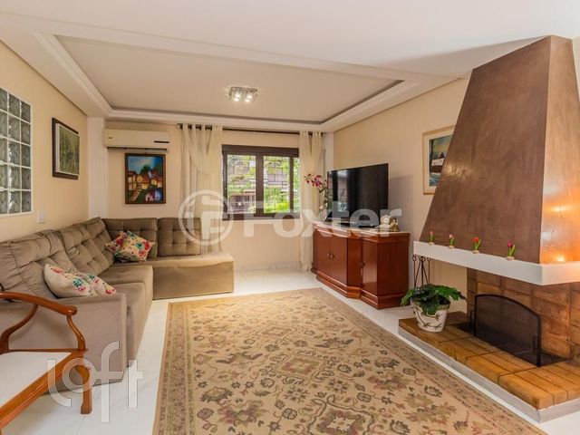 Casa em Condomínio com 179m², 3 dormitórios, 1 suíte, 3 vagas, Três Figueiras em Porto Alegre