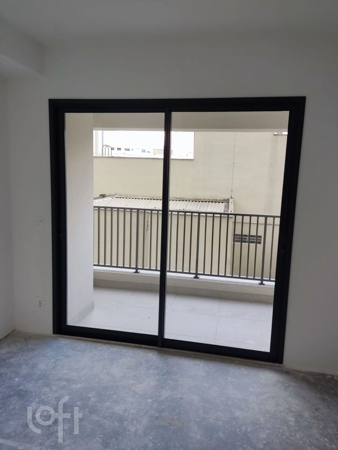 Apartamento à venda com 1 quarto, 24m² - Foto 2