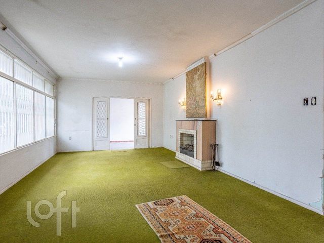 Casa com 200m², 3 dormitórios, 3 vagas, Petrópolis em Porto Alegre