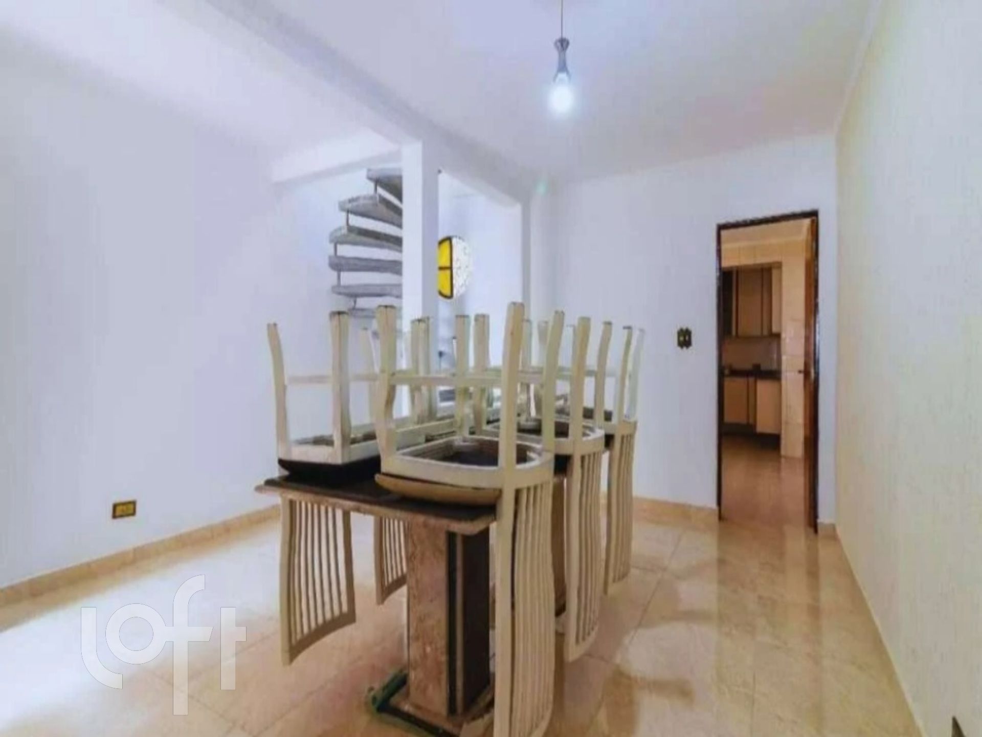 Casa à venda com 3 quartos, 170m² - Foto 1