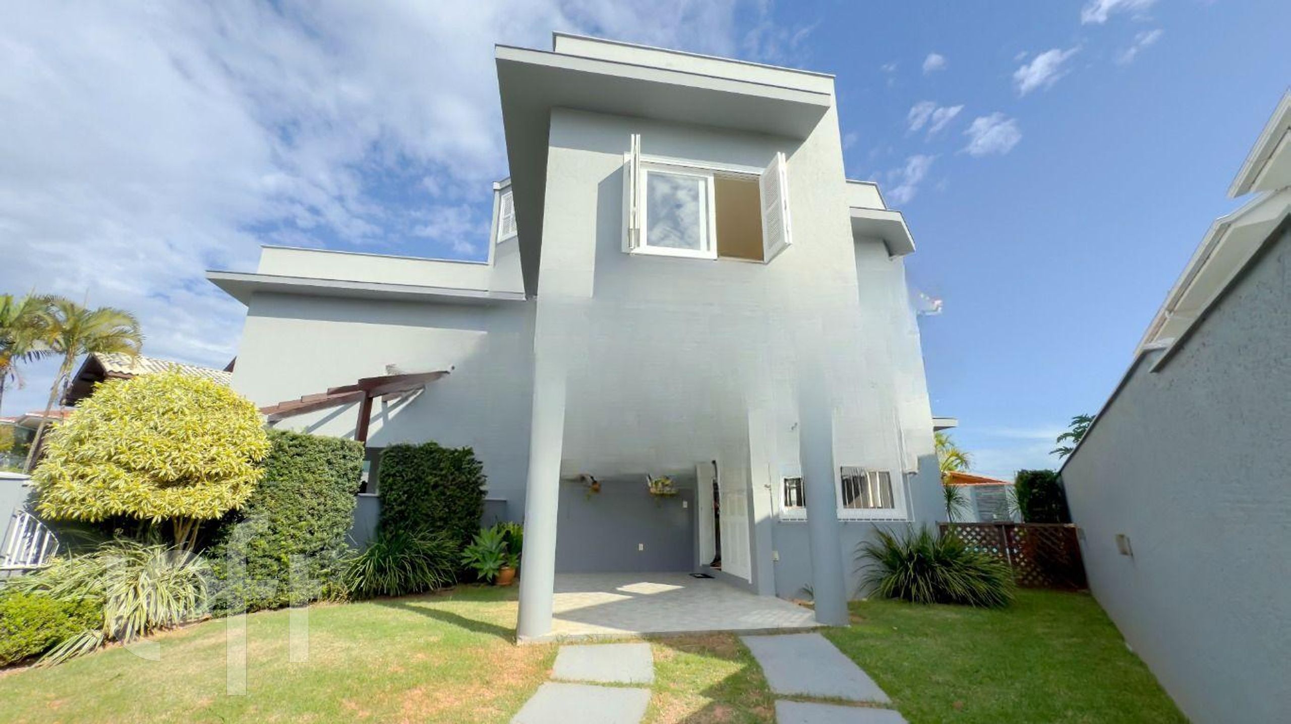 Casa à venda em Campeche Central com 162 m², 3 quartos