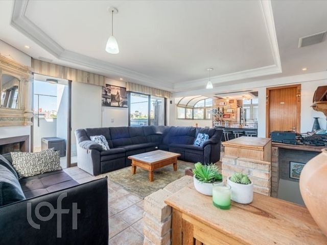 Apartamento com 211m², 3 dormitórios, 1 suíte, 2 vagas, Petrópolis em Porto Alegre