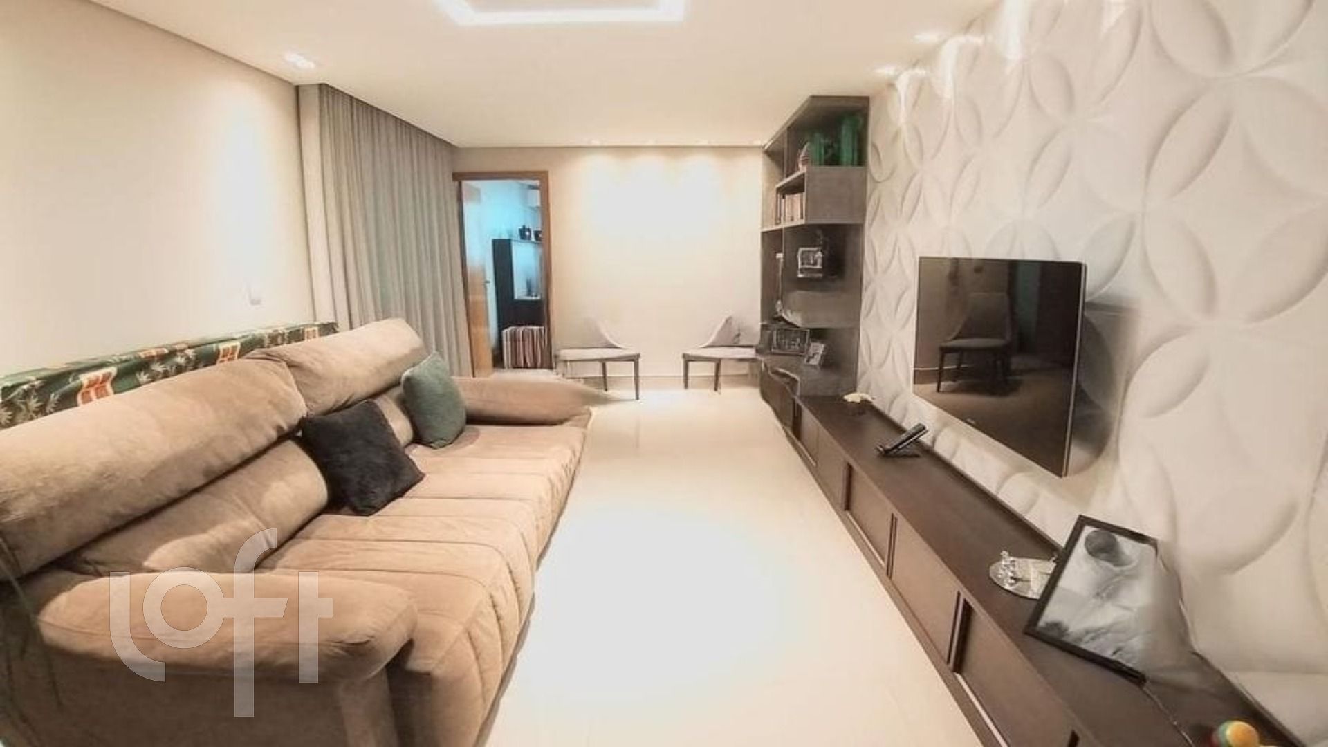 Apartamento à venda com 4 quartos, 180m² - Foto 1