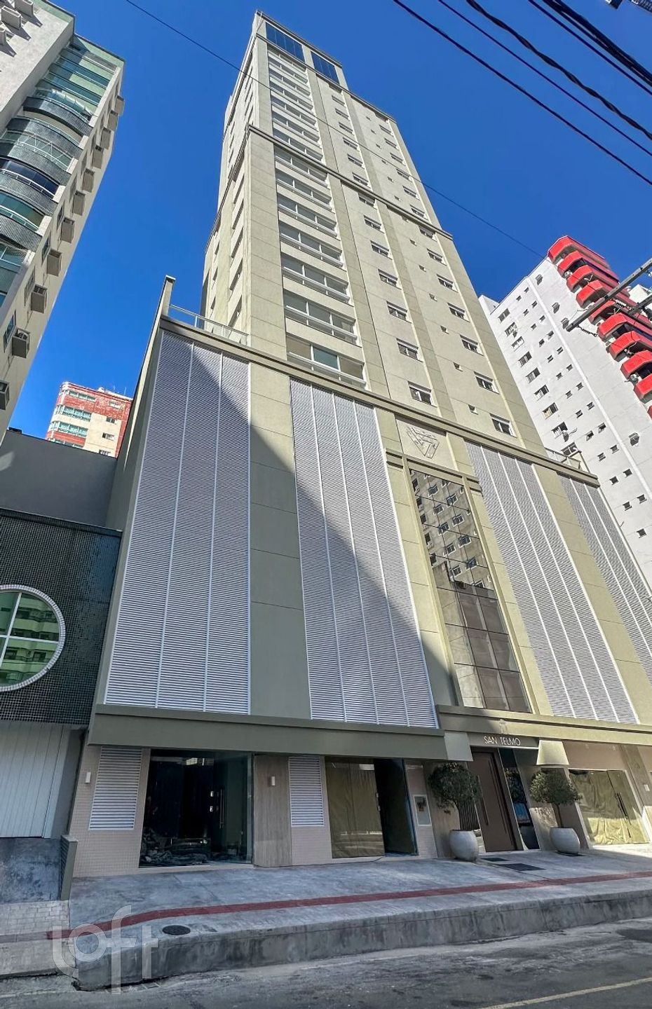 Apartamentos com 111m², 3 quartos, 3 suítes, 3 garagens, no bairro Centro em Balneário Camboriú
