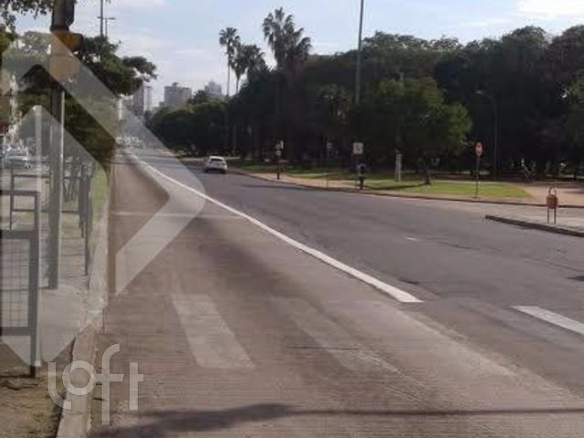 Apartamento com 105m², 2 dormitórios, Cidade Baixa em Porto Alegre