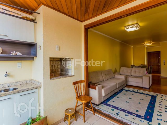 Apartamento com 78m², 2 dormitórios, 1 suíte, 2 vagas, Jardim Botânico em Porto Alegre