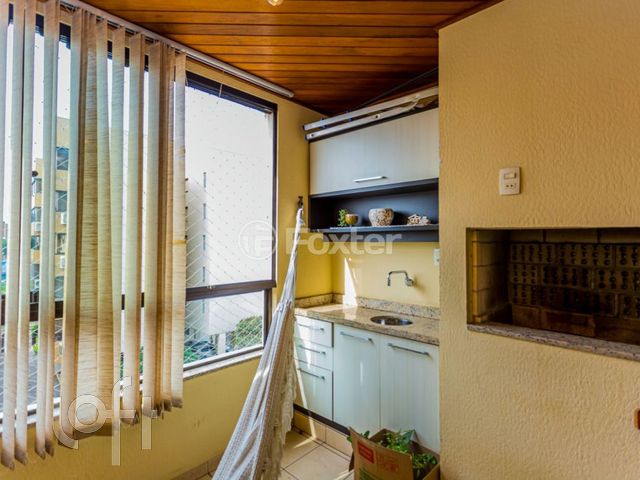 Apartamento com 78m², 2 dormitórios, 1 suíte, 2 vagas, Jardim Botânico em Porto Alegre