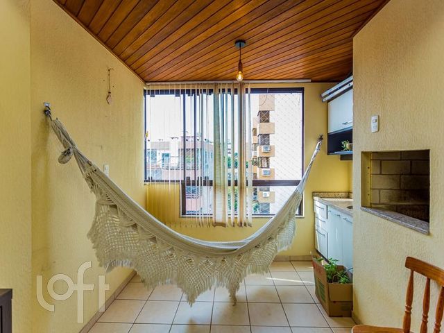 Apartamento com 78m², 2 dormitórios, 1 suíte, 2 vagas, Jardim Botânico em Porto Alegre