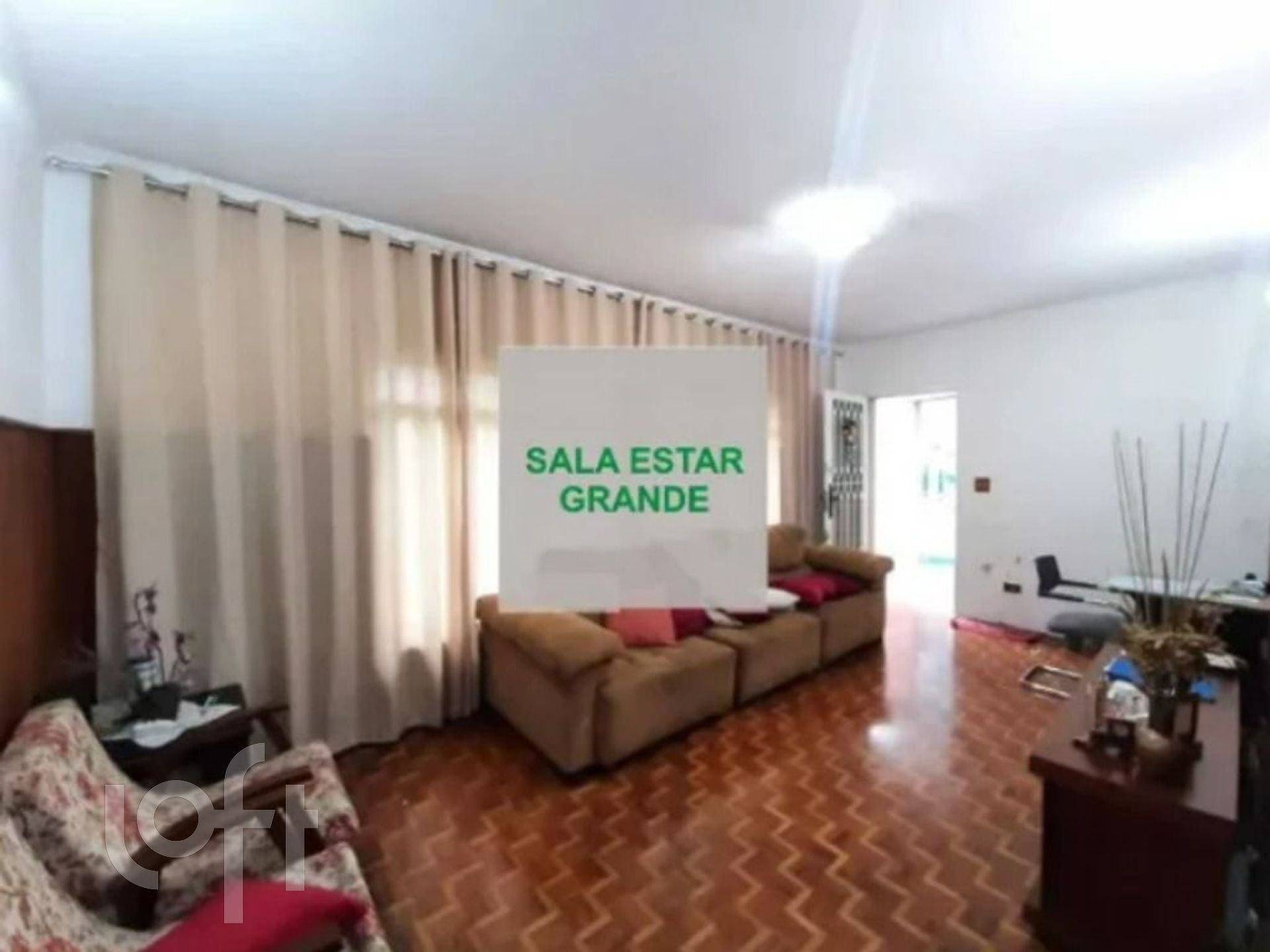 Casa à venda com 3 quartos, 250m² - Foto 1