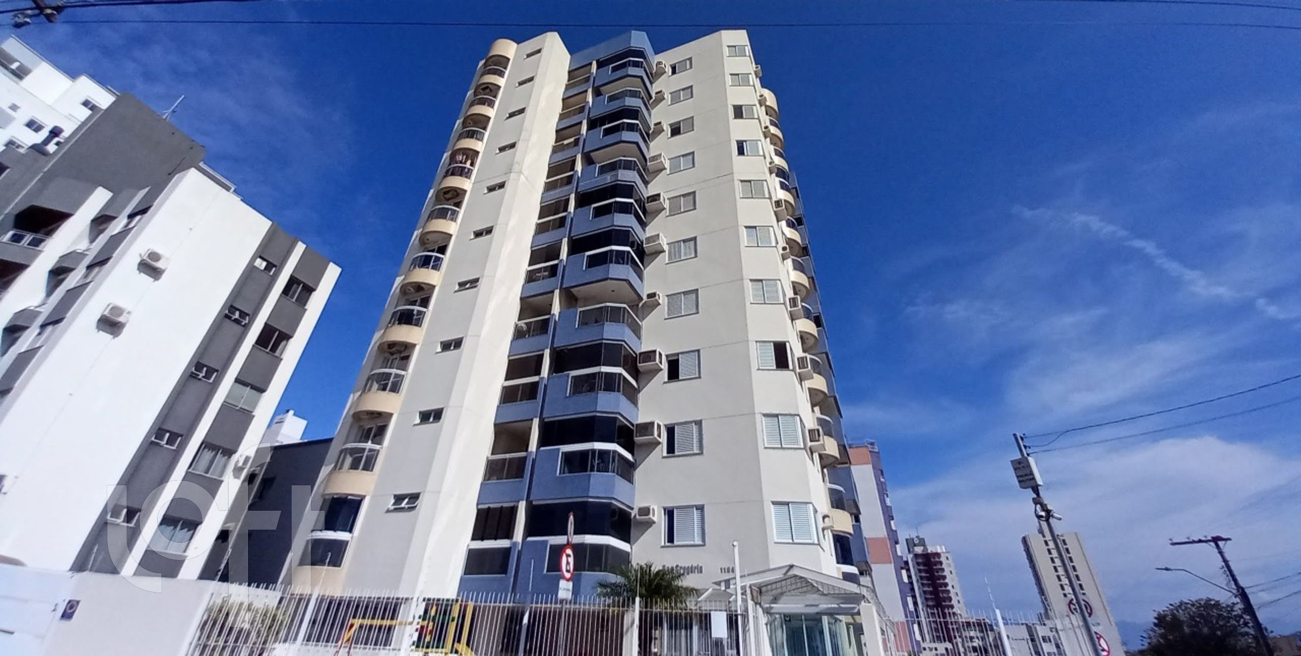 Apartamentos com 111m², 3 quartos, 1 suíte, 1 garagem, no bairro Kobrasol em São José