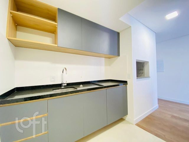 Apartamento com 68m², 2 dormitórios, 1 suíte, 1 vaga, Petrópolis em Porto Alegre