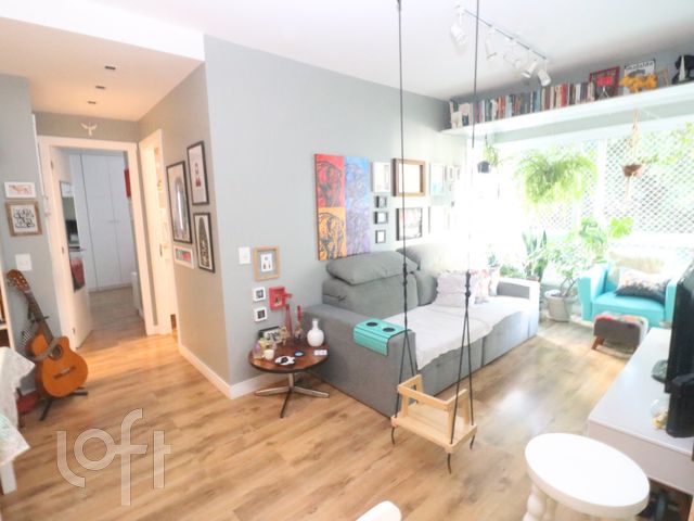 Apartamento com 68m², 2 dormitórios, 1 suíte, 1 vaga, Petrópolis em Porto Alegre