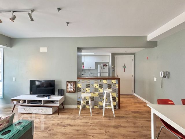 Apartamento com 68m², 2 dormitórios, 1 suíte, 1 vaga, Petrópolis em Porto Alegre