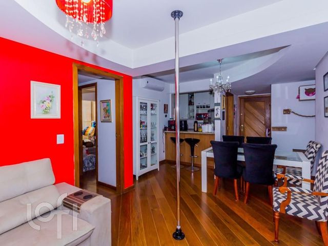 Apartamento com 84m², 2 dormitórios, 1 suíte, 1 vaga, Petrópolis em Porto Alegre