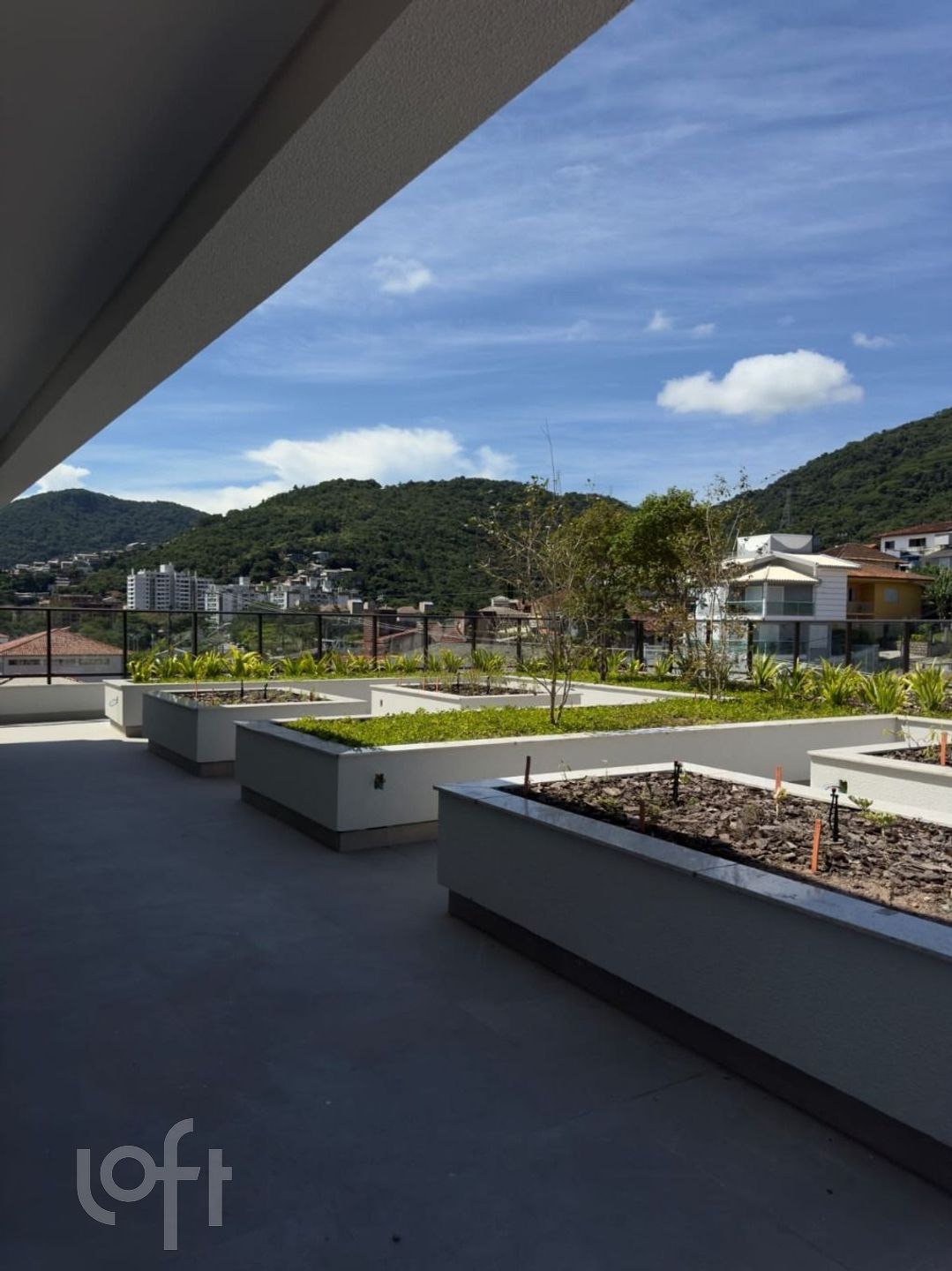 Apartamentos com 47m², 1 quarto, 1 garagem, no bairro Canasvieiras em Florianópolis