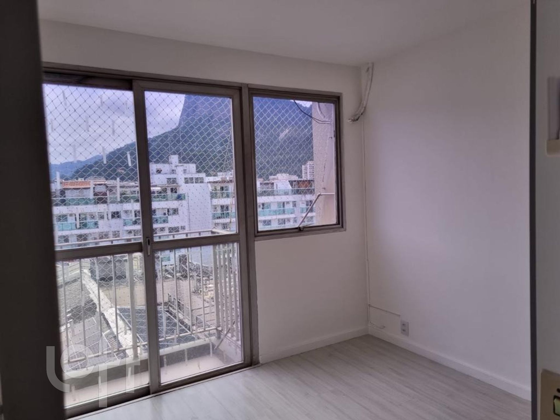 Apartamento à venda com 3 quartos, 157m² - Foto 9