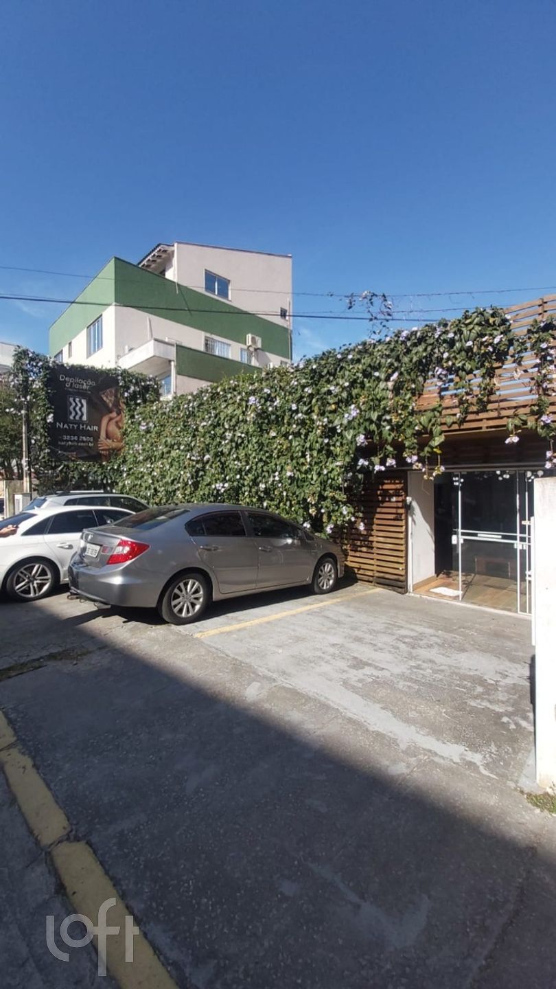 Casa Residencial com 180m², 3 quartos, 5 garagens, no bairro Trindade em Florianópolis