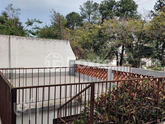 Casa com 160m², 2 dormitórios, 2 vagas, Chácara das Pedras em Porto Alegre
